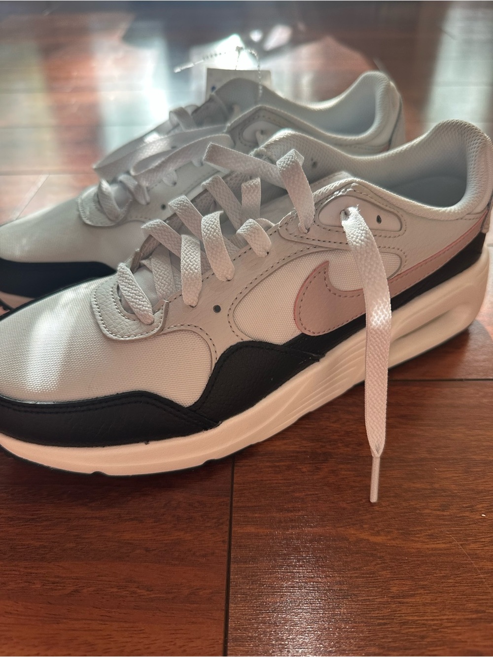 Nike women's brand new Air Max sneakers size 8